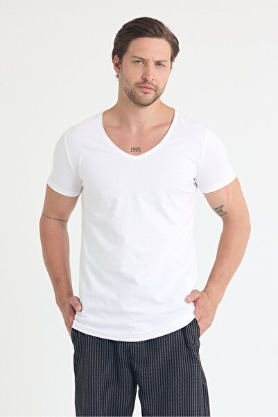 THE ONE تي شيرت أساسي للرجال ذو قصة مستقيمة وياقة مفتوحة ورقبة على شكل حرف V