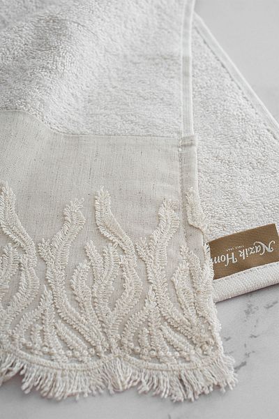 Nazik Home Coral Embroidered Tassel Bath Towel (90 X 150 cm)