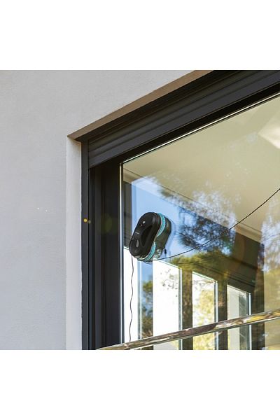 Perre Window cleaning robot, Conga Windroid 880, SprayWater Connected
