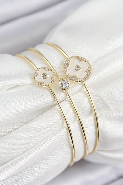 BESKAR Brass Zircon Stone Clover Model Gold Color Vip 3-Piece Women's Bracelet