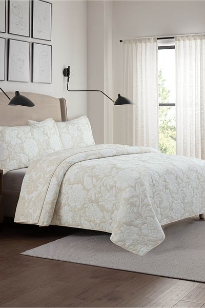 Bee Home Bed and Bath Tjx Matelasse | 3 Pieces King Quilt Set - 260 X 236 Cm