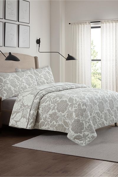 Bee Home Bed and Bath Tjx Matelasse | 3 Pieces King Quilt Set - 260 X 236 Cm