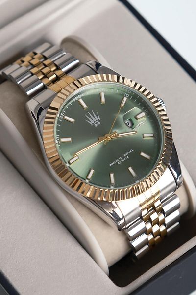 WATCHOFROYAL Crest Line Silver Gold Green Wristwatch