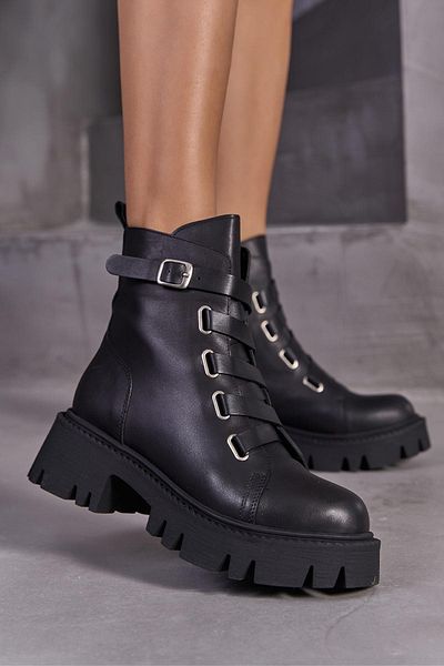 Bestyle Elista Women's Black Banded Real Leather Thick Soled Boots