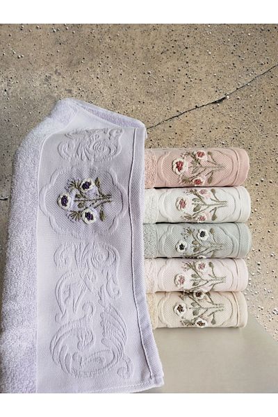 Fiesta Elite Handcrafted 3D Embroidered Boxed 50X90 cm 100% Cotton