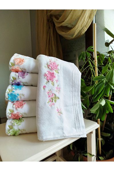 Fiesta Aybüke White Velvet 3D Embroidered Boxed 50X90 cm 100% Cotton