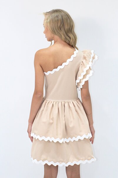 Trend Alaçatı Stili Dámské béžové jedno rameno se skrytým zipem sukně s volánky tkané popelínové šaty ALC-X14220