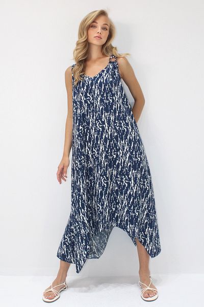 Trend Alaçatı Stili Rochie de damă bleumarin cu tăietură asimetrică, cu detaliu de inel, model confortabil, țesut din viscoză ALC-X14203