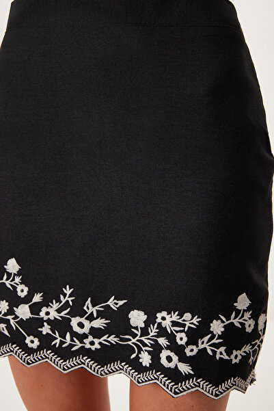 Happiness İstanbul Női fekete hímzésű hímzett mini vászonszoknya TP00105