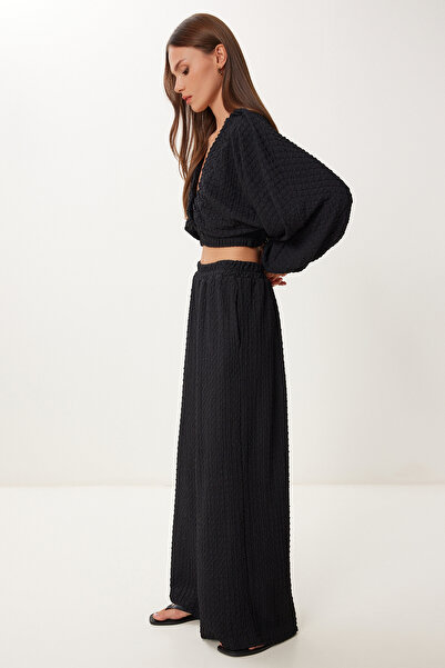 Happiness İstanbul Dámska čierna textúrovaná blúzka nohavicový oblek RV00214