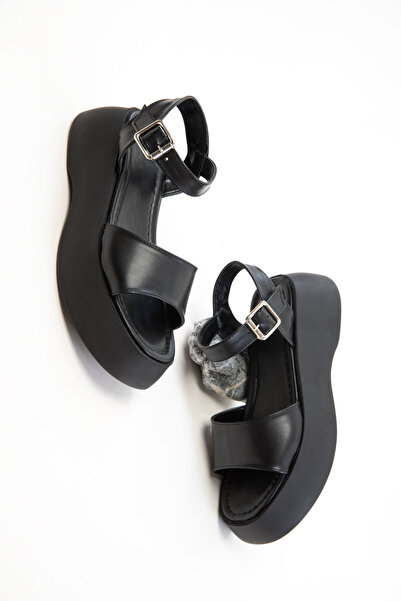 SOHO Черни дамски сандали 20742