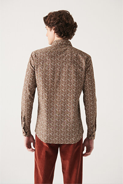 Avva Мъжка кафява риза с абстрактни шарки от 100% памук A22Y2003