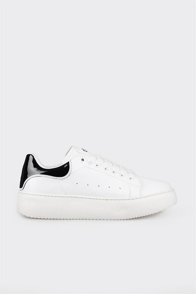 Elle Shoes أحذية رياضية بيضاء للرجال