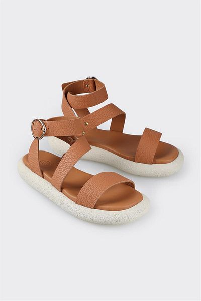 Elle Shoes صنادل رياضية للنساء من الجلد البني