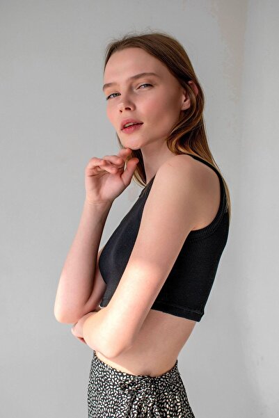 la & vetta Black Corded Super Crop Halter Neck Knitted Tank Top