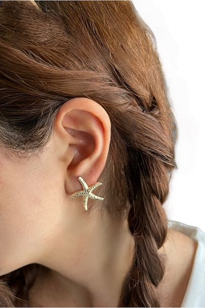 stravis Gold Color Starfish Earrings