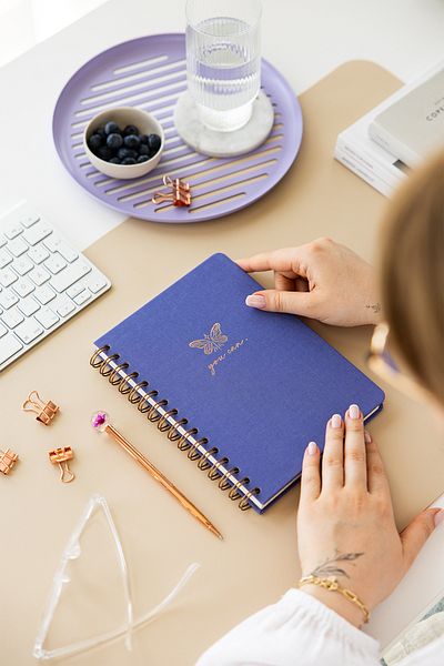 PAPERORA Caiet de notițe A5 cu spirală cu puncte de in liliac - Copertă rigidă