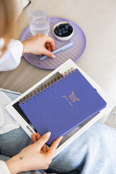 PAPERORA Carnet de notițe A5 în carouri de in liliac, nedatat