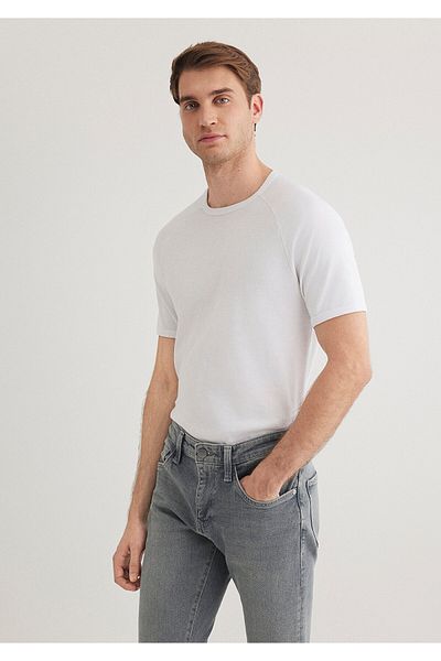 Mavi Geripptes, detailliertes weißes T-Shirt mit tailliertem Schnitt 06605622