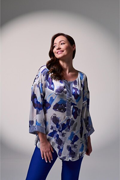 DE WHITES BÜYÜK BEDEN EMPİRME BASKILI V YAKALI ŞİFON BLUZ