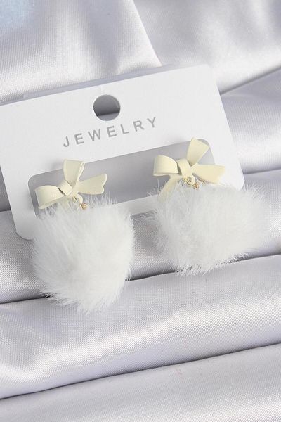 AfraBeauty White Ribbon Feather Pompom Model Women's Earrings