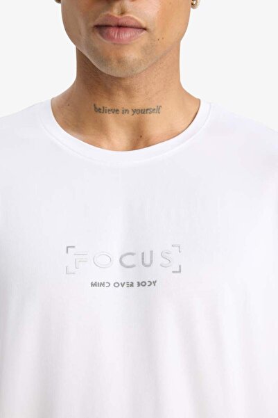 DeFacto Fit Standard Fit Crew Neck με εμπριμέ ελαστικό ύφασμα αθλητικό κοντομάνικο μπλουζάκι C9268ax25sm