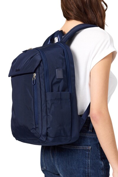 Chantria 15.6" laptop sa ekranom, USB portom, Otpornost na vodu Premium Ranac...