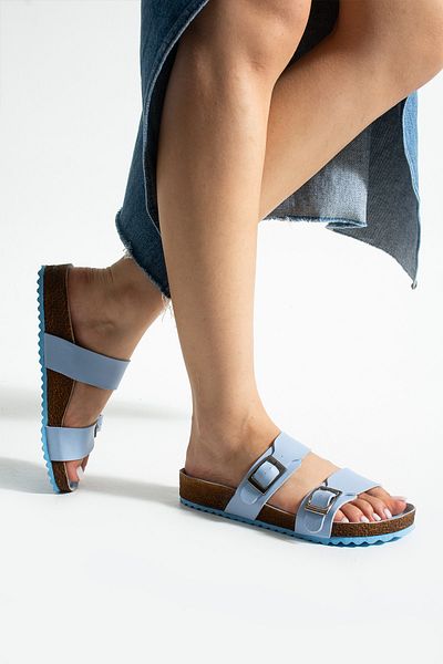 COMFORT OF PANTOFOLE Παντόφλες με αγκράφα με δύο λουράκια