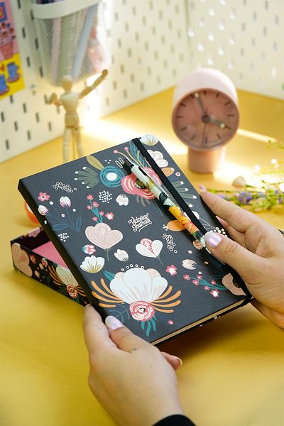 Victoria's Journals Boxed Set, A5 Hard Cover Lined Notebook and Metal Body Ballpoint Pen.