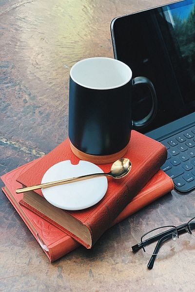 Arma House Black Mug Cup with Wooden Base