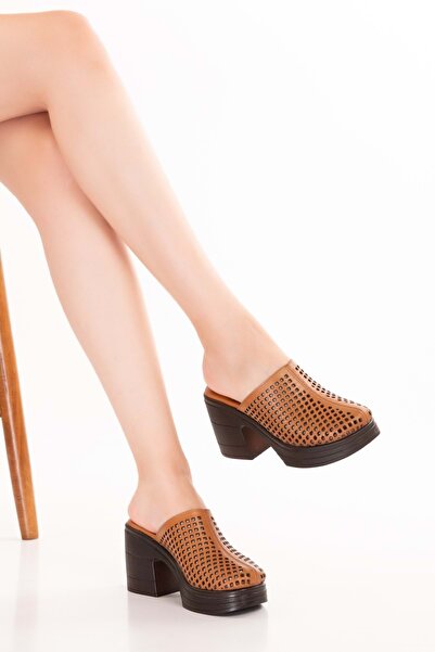 Gondol Kadın Hakiki Deri Platform Topuklu Lazerli Şık Terlik Msa.90