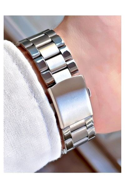 Leerybee Silver Color Steel Strap Men's Wristwatch