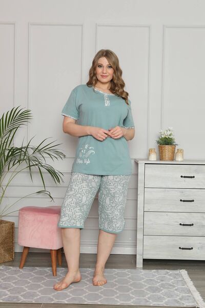 Akasya Kadın Kısa Kollu Yaka Düğmeli Ve Cepli Battal Beden Kapri Pijama Takım 1752