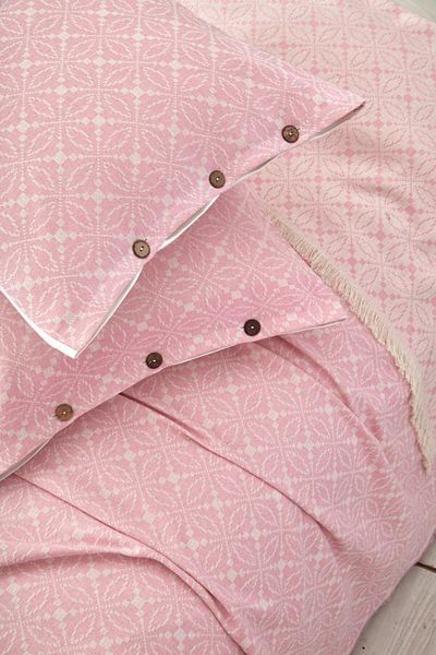 Cottonest Pink-Ecru Pique Jacquard Patterned Fringed Bedspread Set with Two Pillows