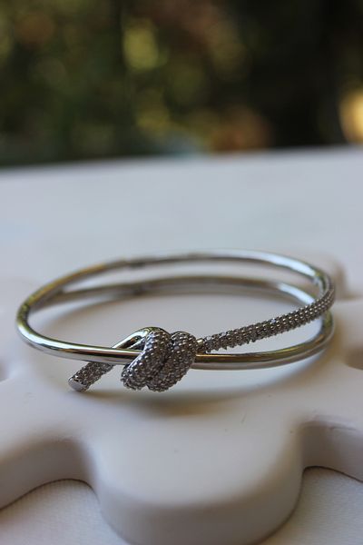 nevamor Silver Color Handcuffs