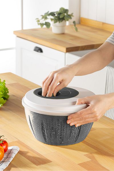 Mutfak Köşesi Circle Salad Dryer 4.5 Lt – Vegetable Drying Container with Ergonomic Handle and Large Chamber Anthracite