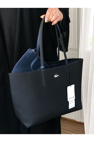 Lacoste Beautiful and cute Lacoste bag, large size, first class master