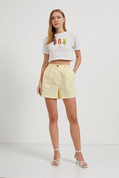 Arma Life Mini pantaloni scurți galbeni cu aspect de in pentru damă