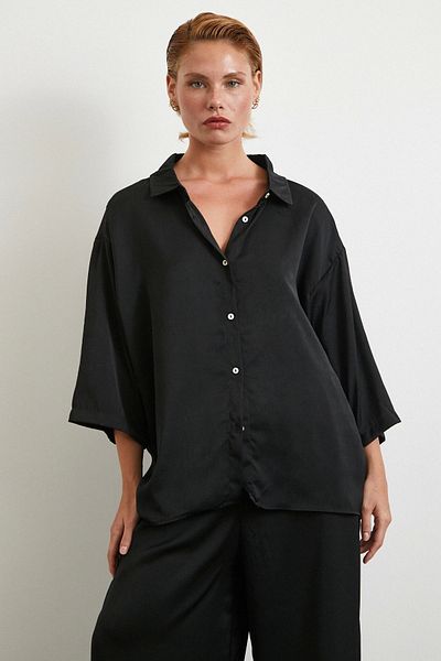 Never more Flowy Romantic Shirt Black