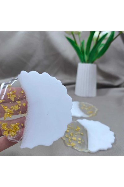 Demet Art Studio Reçineye Hayat Veriyoruz Wavy Edge Gold Foiled White Set of 4 Coasters – Luxury Gift Set