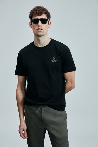 Kocamanlar Ayakkabı Lufian 111020263 Olivia Modern Graphic T-Shirt Ανδρικό T-Shirt ΜΑΥΡΟ