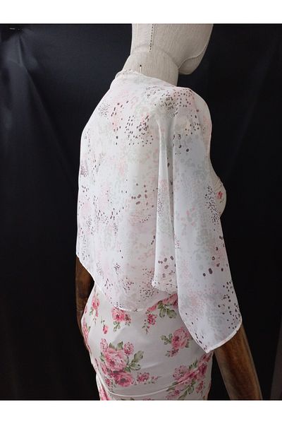 es moda shop Ariane Print Chiffon Short Sleeve Shawl Off White-Pink