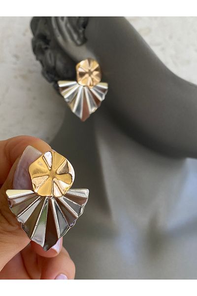 Lucios Modern Nail Earring with Golden Craftsmanship