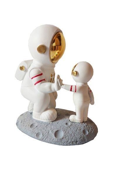 BV Decorative statuette, Astronaut on asteroid, 19 cm, PD2224D