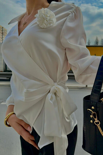 thesunfyre Γυναικεία λευκή σατέν μπλούζα με μακρυμάνικο πουκάμισο με λαιμόκοψ...