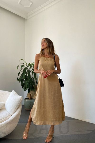 Qaju Φόρεμα Camel λινό με λουράκι και σχισμή