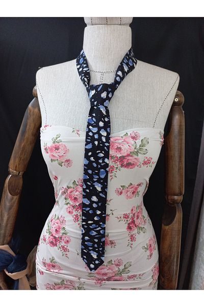 es moda shop Floquet Linen Women's Tie
