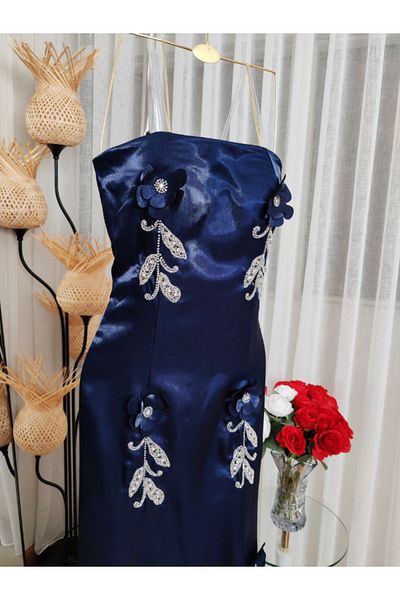 Nice Model Elegant Burgundy Mermaid Evening Dress with Floral Embroidery - Strapless Formal Gown