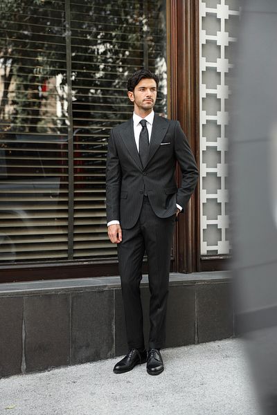 AEK FIORE Men's Black Striped Suit