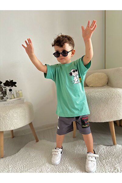 Morbellabutikaksesuar Boys' Snoopy Printed T-Shirt and Patterned Shorts Set –...